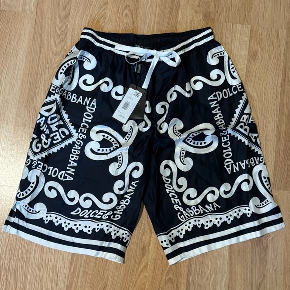 DOLCE & GABBANA 100% Silk Bandana Print Navy Blue Shorts Size IT 48 $1295 NWT - Picture 7 of 11